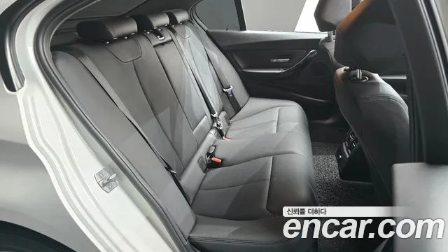 BMW 3 серии 2018 thumb 11