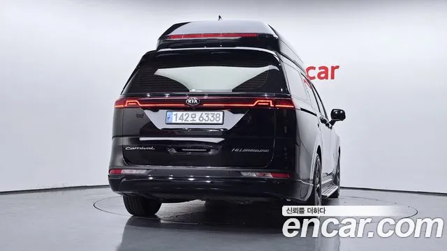 Kia Carnival 2021 thumb 4