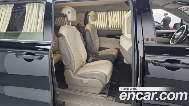Kia Carnival 2021 thumb 12