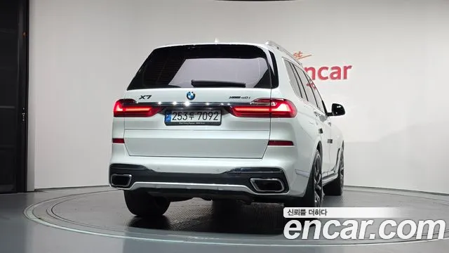 BMW X7 2022 thumb 4