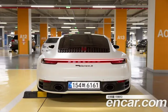 Porsche 911 2020 thumb 4