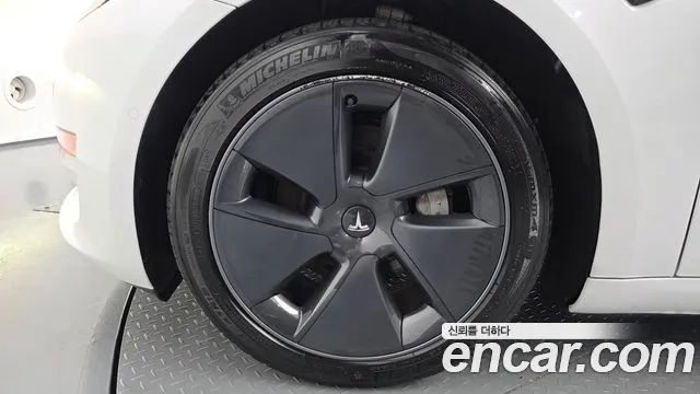 Tesla Model 3 2022 thumb 5