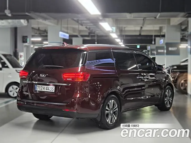 Kia Carnival 2019 thumb 2