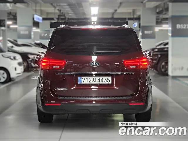 Kia Carnival 2019 thumb 4