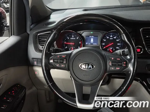 Kia Carnival 2019 thumb 8