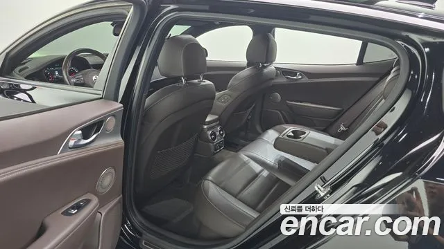Kia Stinger 2019 thumb 12