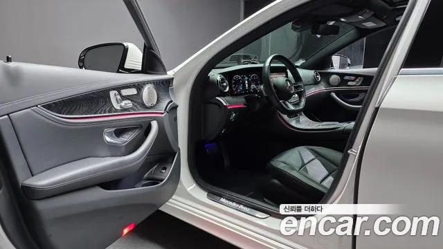 Mercedes-Benz E-Класс 2022 thumb 10