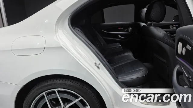 Mercedes-Benz E-Класс 2022 thumb 11
