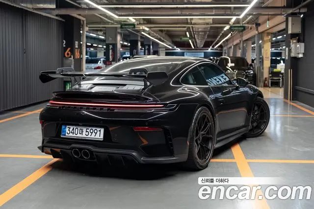 Porsche 911 2025 thumb 2