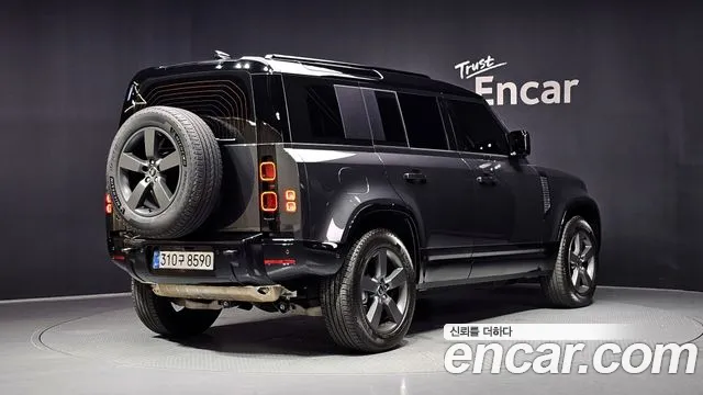 Land Rover Defender 2025 thumb 2