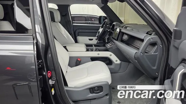 Land Rover Defender 2025 thumb 11