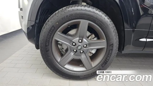 Land Rover Defender 2025 thumb 5