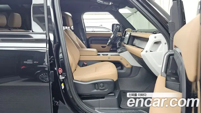 Land Rover Defender 2025 thumb 11