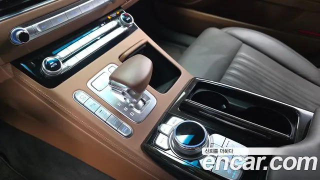 Genesis G90 2019 thumb 9