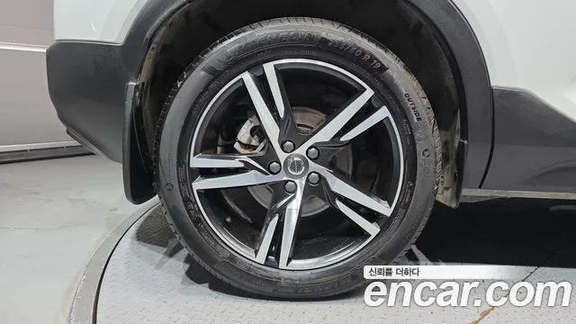 Volvo XC40 2021 thumb 5