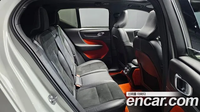 Volvo XC40 2021 thumb 12