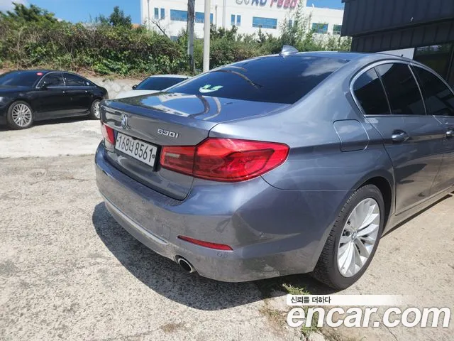 BMW 5 серии 2020 thumb 2