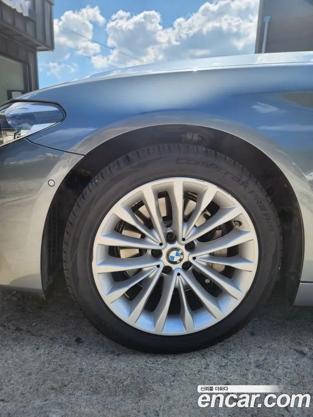 BMW 5 серии 2020 thumb 5