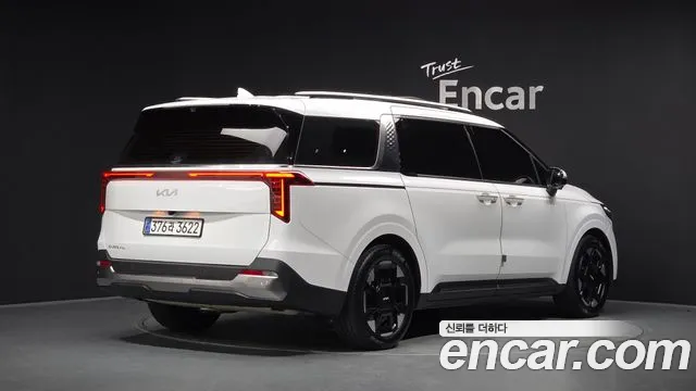 Kia Carnival 2024 thumb 2
