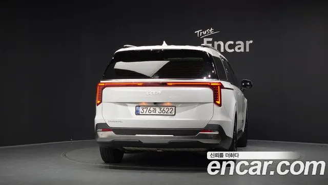 Kia Carnival 2024 thumb 4