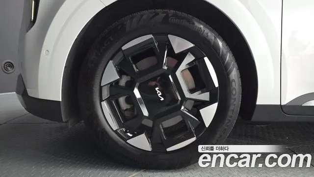 Kia Carnival 2024 thumb 5