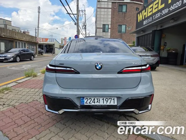 BMW 7 серии 2025 thumb 3