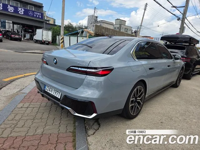 BMW 7 серии 2025 thumb 4