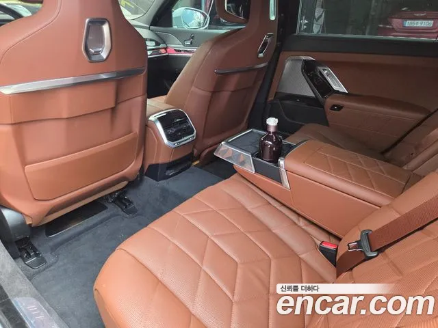 BMW 7 серии 2025 thumb 7