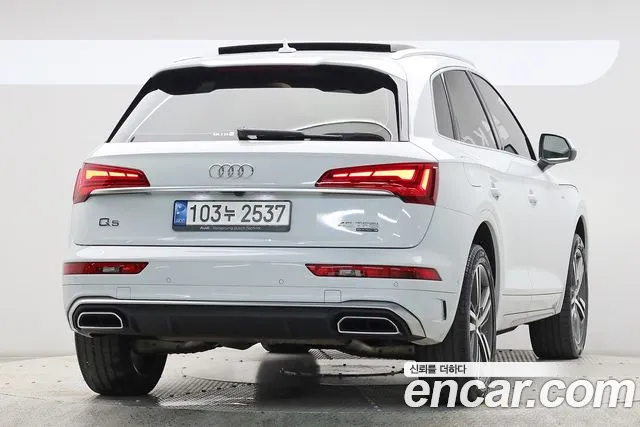 Audi Q5 2021 thumb 2