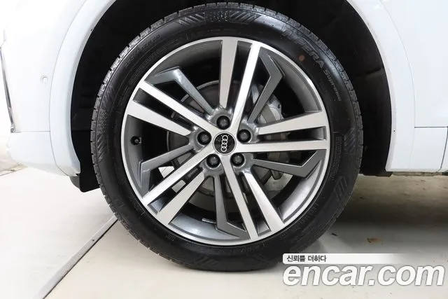 Audi Q5 2021 thumb 5