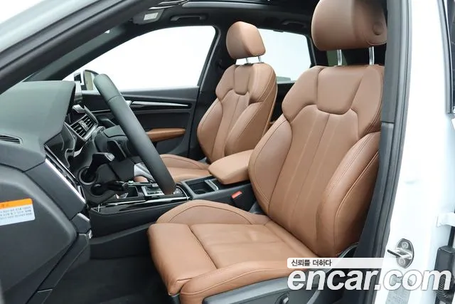 Audi Q5 2021 thumb 10