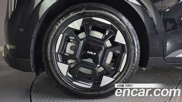 Kia Carnival 2024 thumb 5
