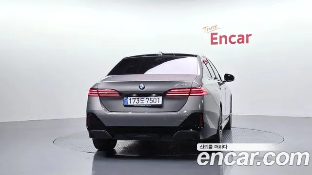 BMW 5 серии 2026 thumb 3