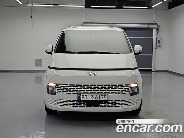 Hyundai Staria 2022 thumb 2