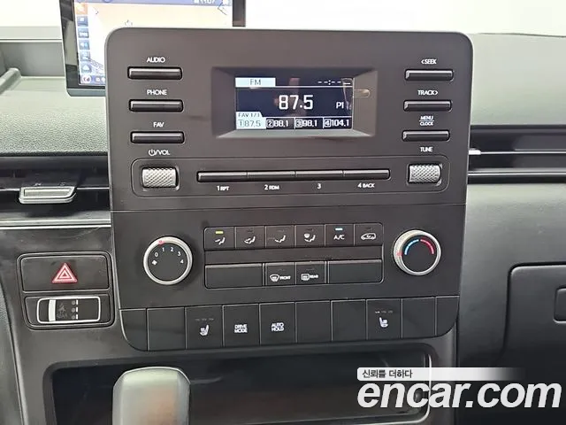 Hyundai Staria 2022 thumb 10
