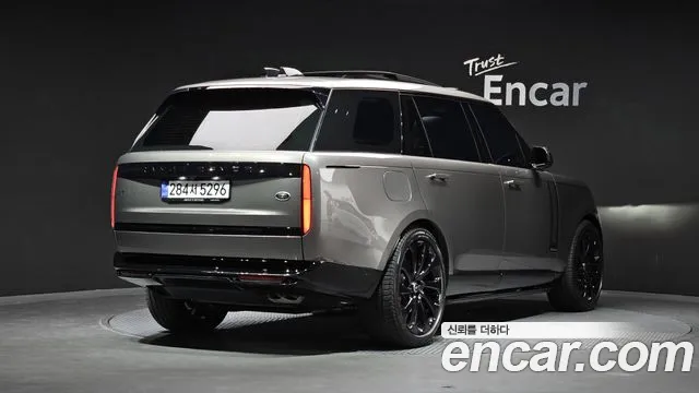 Land Rover Range Rover 2023 thumb 2