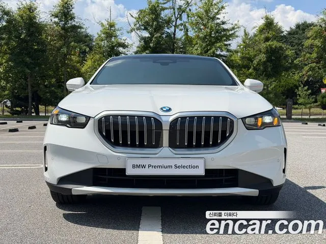 BMW 5 серии 2025 thumb 3