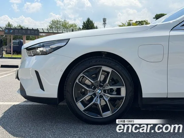 BMW 5 серии 2025 thumb 5