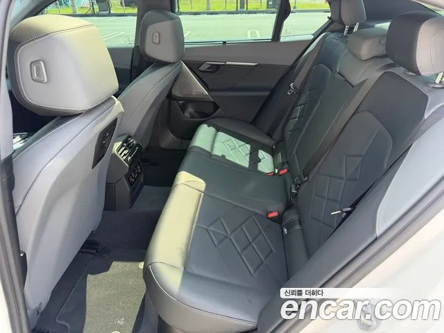 BMW 5 серии 2025 thumb 7