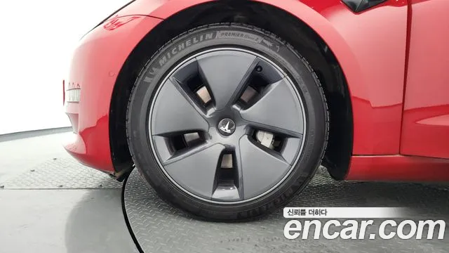 Tesla Model 3 2022 thumb 5