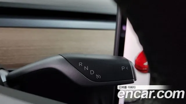 Tesla Model 3 2022 thumb 9