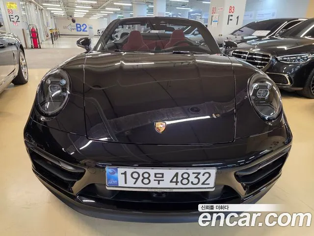 Porsche 911 2023 thumb 4