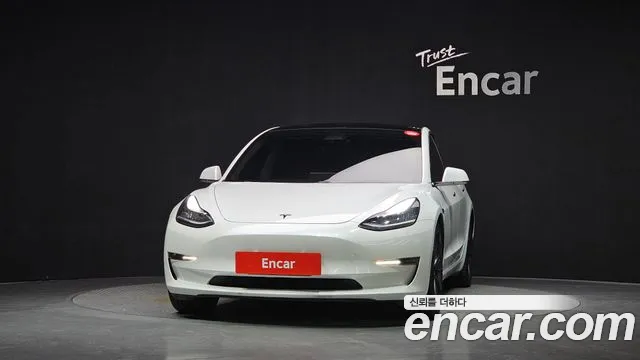 Tesla Model 3 2020 thumb 3