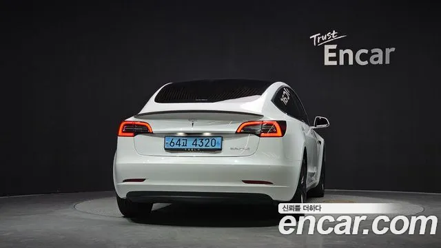 Tesla Model 3 2020 thumb 4