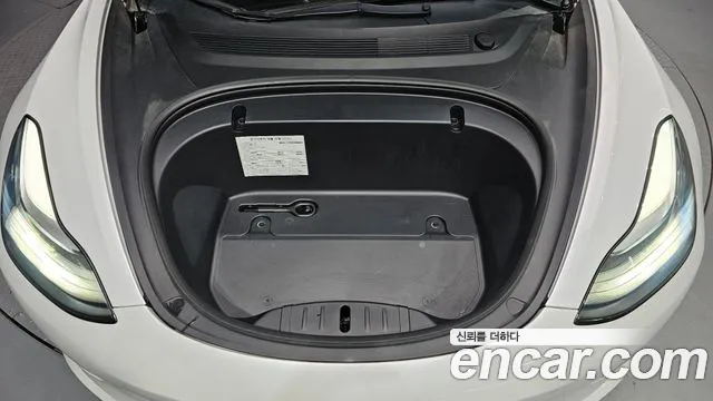 Tesla Model 3 2020 thumb 6