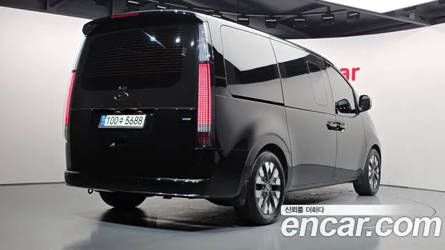 Hyundai Staria 2022 thumb 2