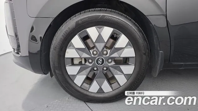Hyundai Staria 2022 thumb 5