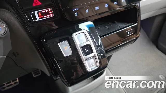 Hyundai Staria 2022 thumb 9