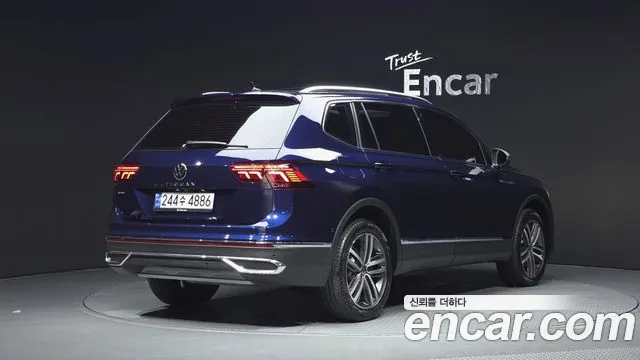 Volkswagen Tiguan 2023 thumb 2
