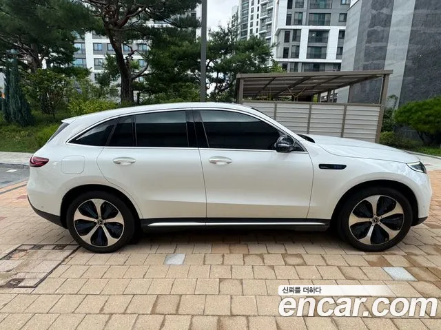 Mercedes-Benz EQC 2020 thumb 6